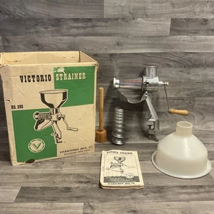 Victorio 200 Food Strainer w/ Manual & Box - Tomato Fruit Juicer Sauce Canning - Picture 1 of 18