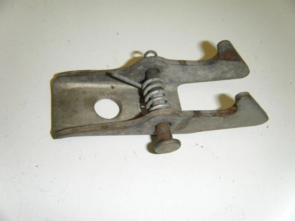 Seat Hook Latch Bracket Catch 84 86 88 Kawasaki KLT 110 KLF 185 Bayou 27012-4009 - Image 1 of 1