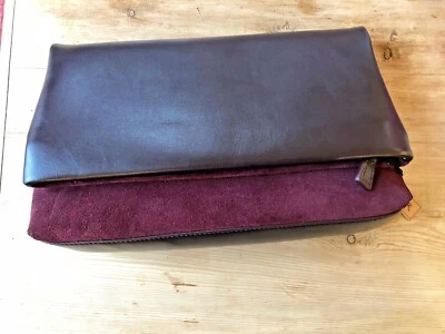 BOLSO CLUTCH JAEGER NUEVO CON ETIQUETAS CUERO/GAMUZA NEGRO/GRANATE FORRADO CREMALLERA PLEGABLE Foto 1 de 4