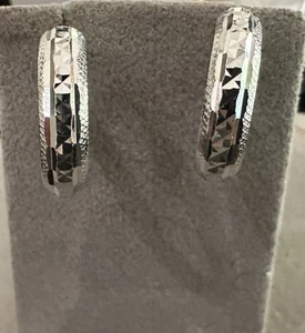 Sterling Silver Diamond Cut Hoop Earrings 1" - Picture 1 of 6