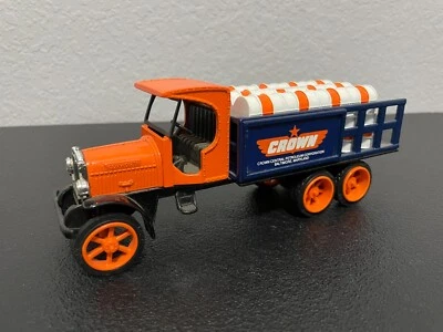 Kenworth Petroleum Truck Bank 1925 Collector Series Die Cast 1:34 from ERTL 1994 - Image 1 of 4