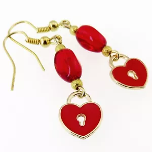 Adorables Pendientes de Cuentas de Vidrio y Bloqueo de Corazón de San Valentín Esmalte Rojo de SoniaMcD - Imagen 1 de 8