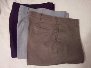 3 markenlose Herrenhosen 36 x 29 30 hellblau braun grau Baumwollmischung flache Vorderseite - Bild 1 von 2