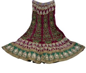 Indian Heavy Wedding Green Velvet Hand Embroidered Skirt Designer By Manish - Picture 1 of 9