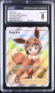 Poke Kid #70 Shining Fates Karte Ultra Rare Holo Pokemon CGC 8 ERROR Fehlausrichtung - Bild 1 von 2