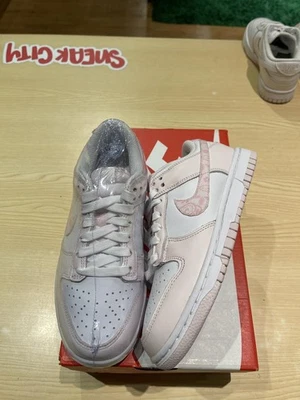 Tamanho 3.5M/5W - Nike Dunk Low Essential Paisley Pack Rosa (Feminino) Tamanho 3.5Y/5W FD - Imagem 1 de 4