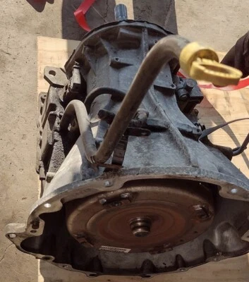 Jeep Liberty 2005-2006 transmisión 3,7 L 4x4 3 enchufes 109 k millas Foto 1 de 4