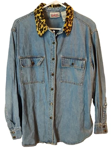 Bill Blass Woman Jeans Denim Blue Jean Shirt Women's 1X Cheetah Print Collar - Picture 1 of 10