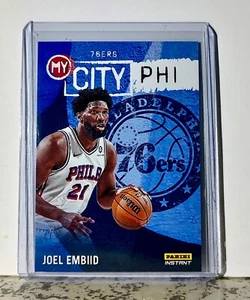 Carta Basket Joel Embiid 2023-24 Panini NBA #1 MyCity 76ers 1/543 - Foto 1 di 2