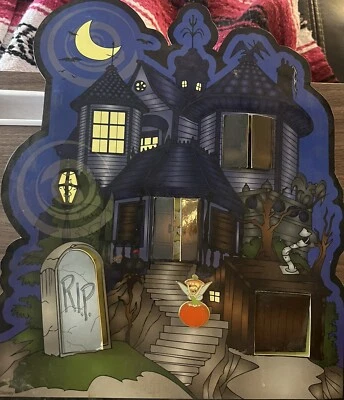 Conjunto de broches mistério Halloween 2006 compras Disney Malévola, Donald Pateta - Imagem 1 de 4