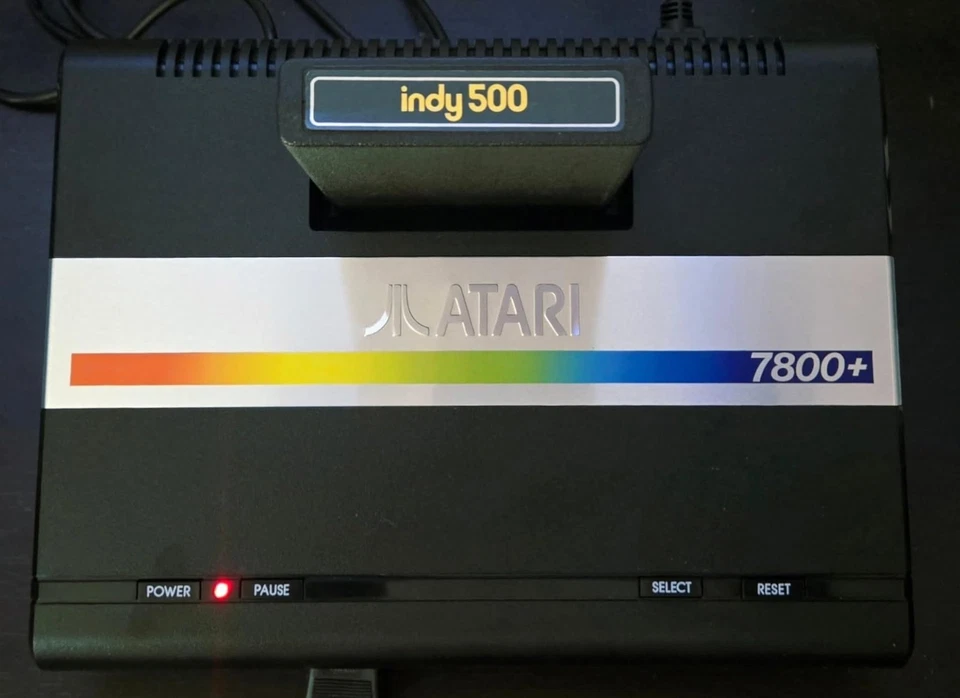 NUEVO Consola Oficial Atari 7800+ y Controlador Inalámbrico - Salida HDMI Foto 1 de 4