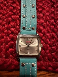 Dickies Damenarmbanduhr mit Aqualederband - Bild 1 von 4