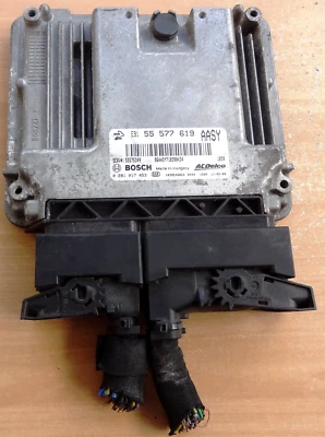 Motorsteuergerät Opel Insignia 2.0 CDTI Bosch 0281017453  55577619  AASY - Bild 1 von 4