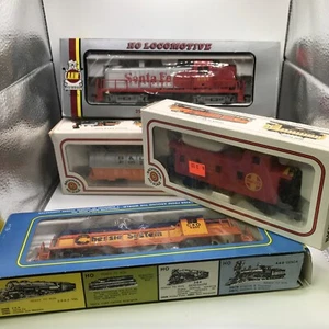 AHM HO Scale #4301 Chessie System Diesel DUMMY Locomotive Santa Fe Bachmann B&LE - Picture 1 of 24