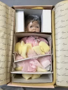 Gloria Vanderbilt Bambola di Porcellana Come Neonato Foto Accessori Edizione Limitata - Foto 1 di 16
