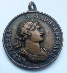 EMPEROR ADRIAN ROMAN COIN / MEDAL - Picture 1 of 3