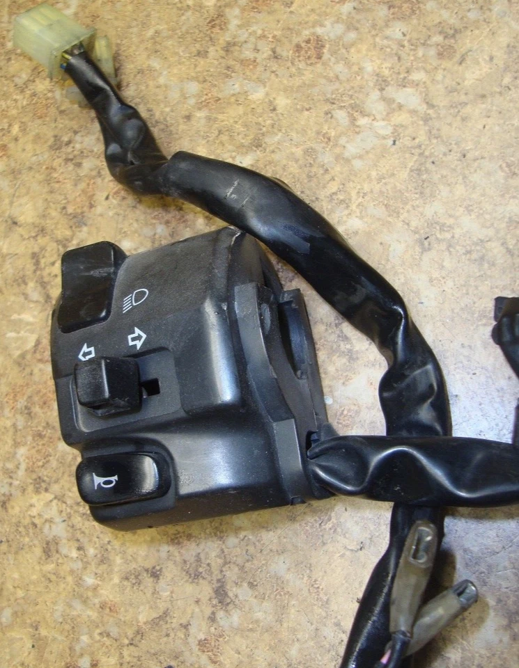 2001 Yamaha FZS1 FZ1 FZ 1 FZS1000 1000 Fazer Left Switches Controls Horn Turn 01 - Image 1 of 1