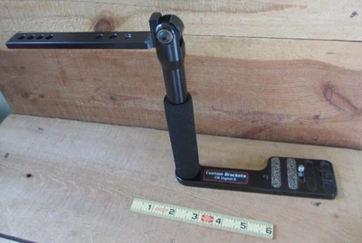 Custom Brackets CB Folding Pivoting Digital-S Camera Flash Bracket, No Top Screw - Image 1 of 4