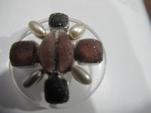 CHANEL 1 FAUX PEARL, PLUM GRIPOIX SILVER METAL CC LOGO BUTTON 26 MM - Picture 1 of 4