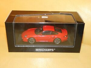 1/43 Minichamps * Porsche 911 997 II Turbo * Red 2010 * 400 069000 Indischrot