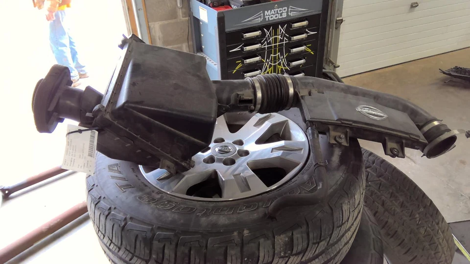 Used Air Cleaner Assembly fits: 2008 Nissan Pathfinder 6 cylinder 4.0 Grade C - Image 1 of 4