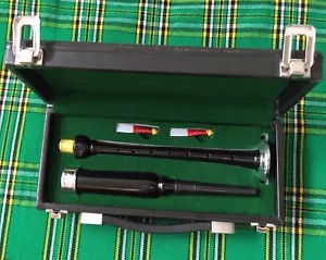 HW Scottish Practice Chanter Rosewood Black Silver mount with Carrying Case - Bild 1 von 3