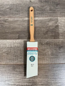 Wooster Brush 1 1/2” Ultra/Pro Extra-Firm Lindbeck Angle Sash Paintbrush 4153 - Picture 1 of 3