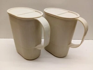 Brocca e coperchi brocche porta frigo Tupperware vintage 2 x beige - Foto 1 di 13
