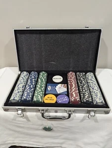 Poker Chip Set 300 Pcs Texas Hold 'Em - Blackjack Cards Game w/ Aluminum Case - Picture 1 of 6