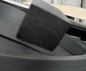 WEATHER STRIP EPDM SPONGE RUBBER , 22MM x 22MM SECTION, SOLD BY THE METER - Foto 1 di 3