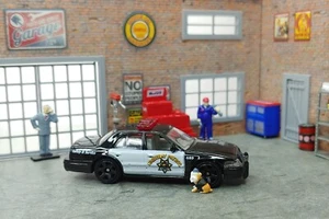 Matchbox - FORD CROWN VICTORIA California Highway Patrol - Picture 1 of 4