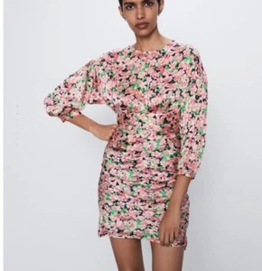 Zara Printed Dress with Draping Size medium Pink Floral Ruching Waist Tie - Picture 1 of 4