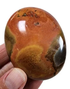 Polychromer Jaspis polierter Kieselstein Madagaskar 98,8 Gramm - Bild 1 von 2