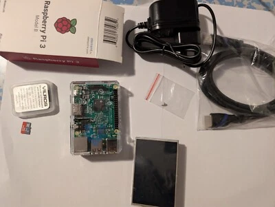 Raspberry Pi 3 Model B+  + case + schermo + sd + cavi - Immagine 1 di 2
