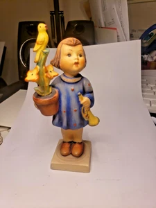 Figura Goebel Hummel "Felicitaciones" #17/0 TMK6 - 5 3/4 - Imagen 1 de 6