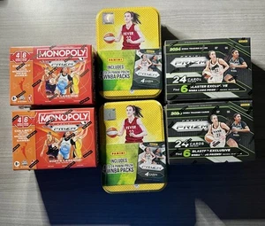 2024 WNBA DICKS LOGO ESCLUSIVO PRIZM BLASTERS + Monopoly + Lattine Caitlin Clark - Foto 1 di 7
