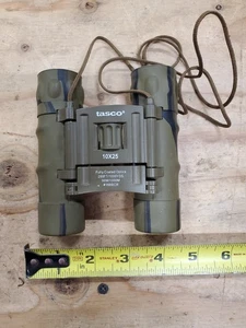 Tasco 10x25 Binoculars   Camo Model  Clean and clear, work excellent - Picture 1 of 4