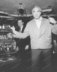 One Arm Bandit Slot Celebrity With Gun Vintage 8x10 Reprint Of Old Photo - Picture 1 of 1
