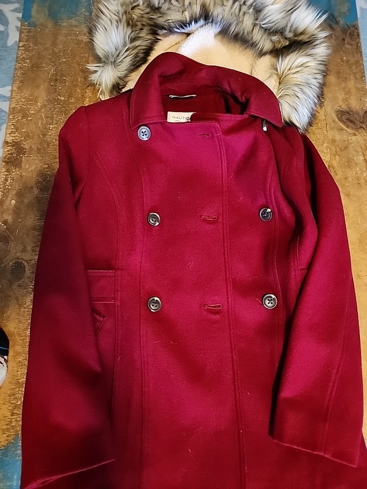 Sombrero desmontable abrigo de invierno rojo/borgoña liso para mujer Nautica Company. Lana Foto 1 de 4