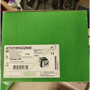 One New Schneider ATV310HU22N4E convertitore di frequenza trifase 2,2 kW 380-460 V gratuito - Foto 1 di 2