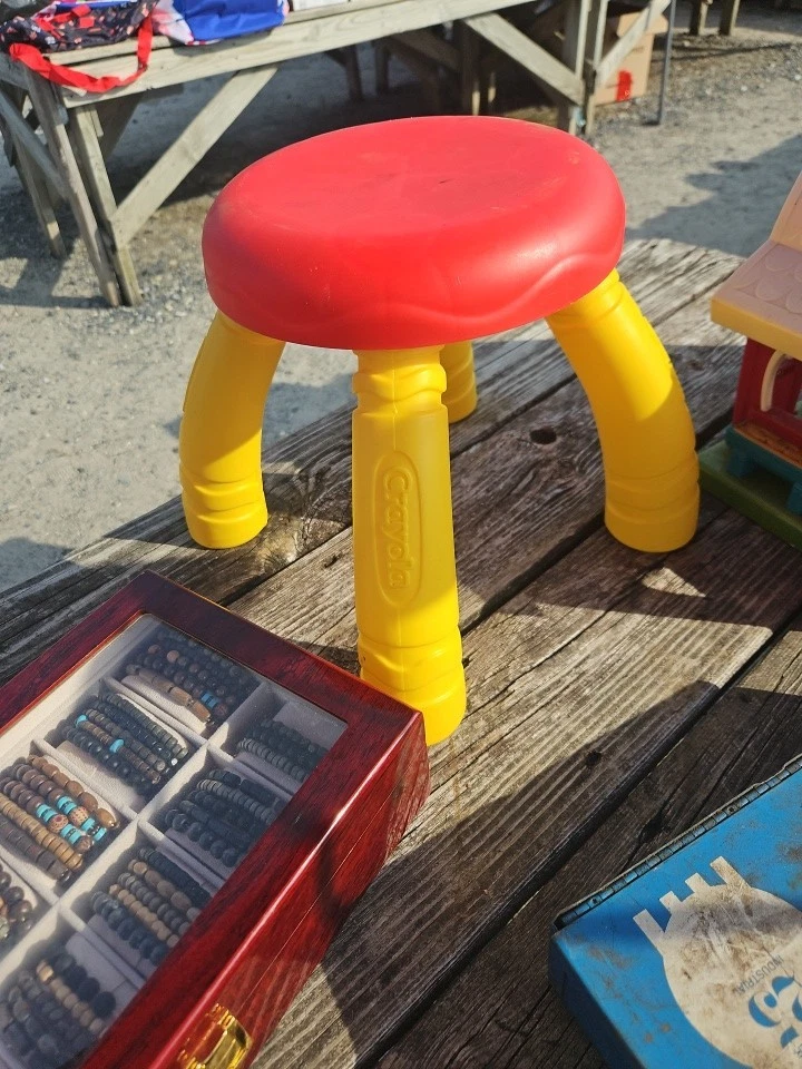Mini taburete marca Crayola Foto 1 de 1