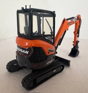 1:25 Doosan DX27Z Compact Excavator UH IMC Diecast Model #UH8141 - Picture 1 of 7