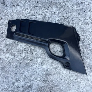 Suzuki Quadrunner 500 2001 4x4 cubierta lateral izquierda panel de plástico - Imagen 1 de 7