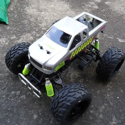 Monster Truck RTR CEN Mini Madness escala 1/18 ¡con suspensión de 8 golpes! Foto 1 de 4