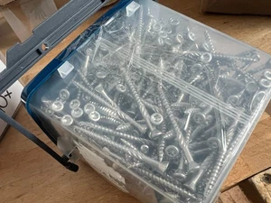 HSI  Terrassenschrauben 60mm edelstahl  500Stück + Bit / Reste  Holz5 - Bild 1 von 4