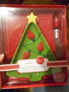 Hallmark Weihnachtsbaum Servierschale mit beleuchtetem Streuer Weihnachtsbirne Neu im Karton - Bild 1 von 5