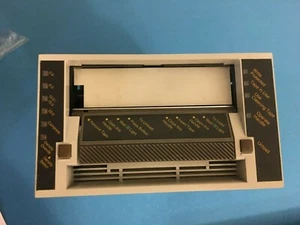 DEC TZ88N-AV 20/40 GB DLT LIBRERIA NASTRO UNITÀ 70-32049-01 SCSI DIFF - Foto 1 di 5