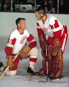 Detroit Red Wings TERRY SAWCHUK and GORDIE HOWE Glossy 8x10 Photo Hockey Print - Picture 1 of 1