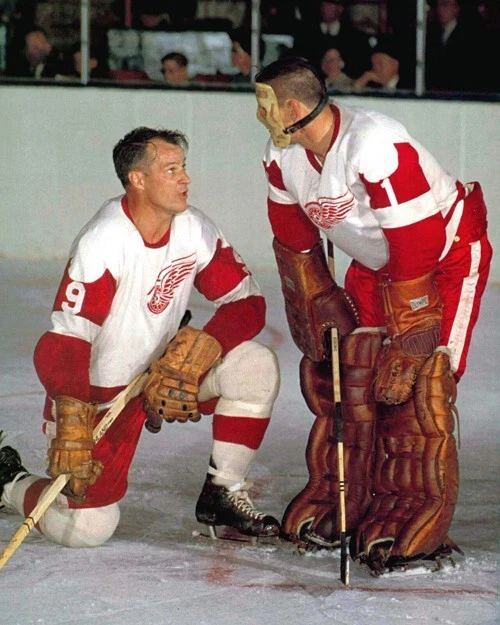 Detroit Red Wings TERRY SAWCHUK and GORDIE HOWE Glossy 8x10 Photo Hockey Print - Image 1 of 1