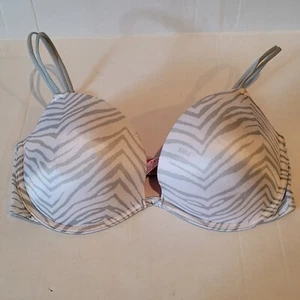 Sujetador Victoria's Secrets Push Up Talla 36D Gris Blanco Estampado Animal Con Aros - Imagen 1 de 5
